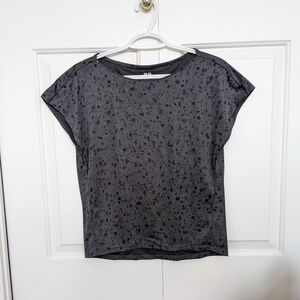 UNIQLO women's black t-shirt